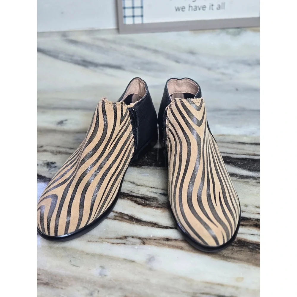 Naot Zebra Print Leather Ankle Boots Black Tan‎ Suede Booties Size 36 US 5 L5